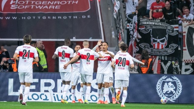 Stuttgart, Bayern Münih'i 3 golle geçti	